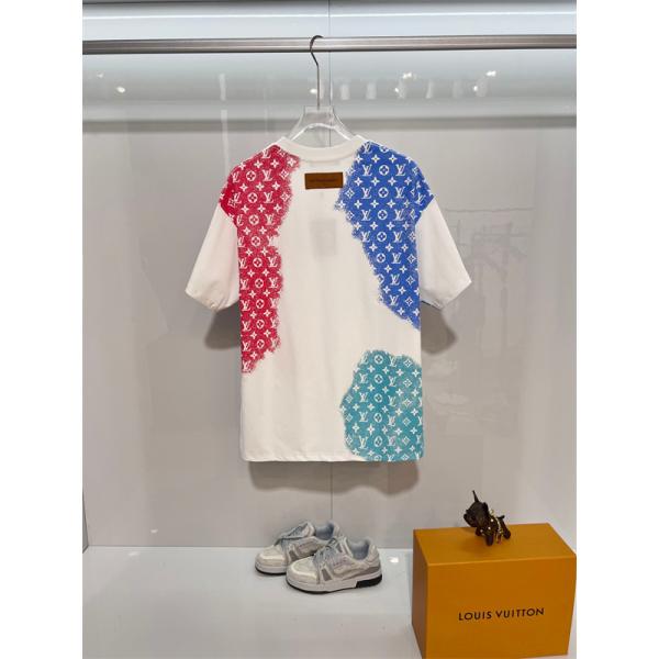 トリコロールモノグラム 半袖Tシャツ Louis Vuitton ホワイトベース ルイヴィトン コピー スプレー調プリント クルーネック