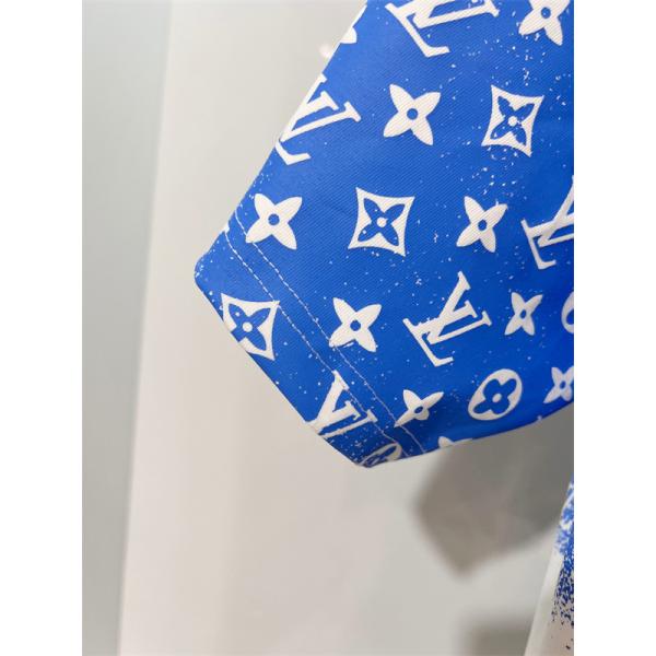 トリコロールモノグラム 半袖Tシャツ Louis Vuitton ホワイトベース ルイヴィトン コピー スプレー調プリント クルーネック