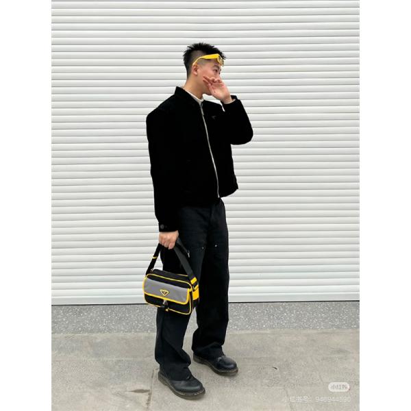 ブラック ベロア調ジップジャケット PRADA 胸元トライアングルロゴ プラダ コピー スタンドカラー シルバーファスナー 長袖アウター