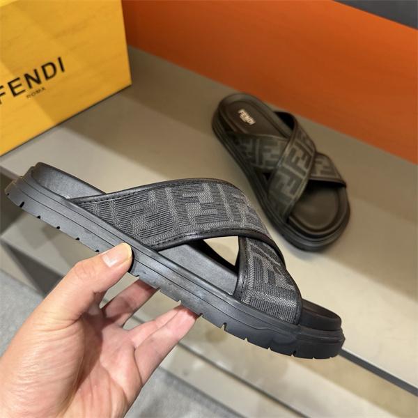 お目立ち度の高い新品 フェンディサンダル コピーFENDI 春夏2026の最新アイテム 激安(日本最大級)