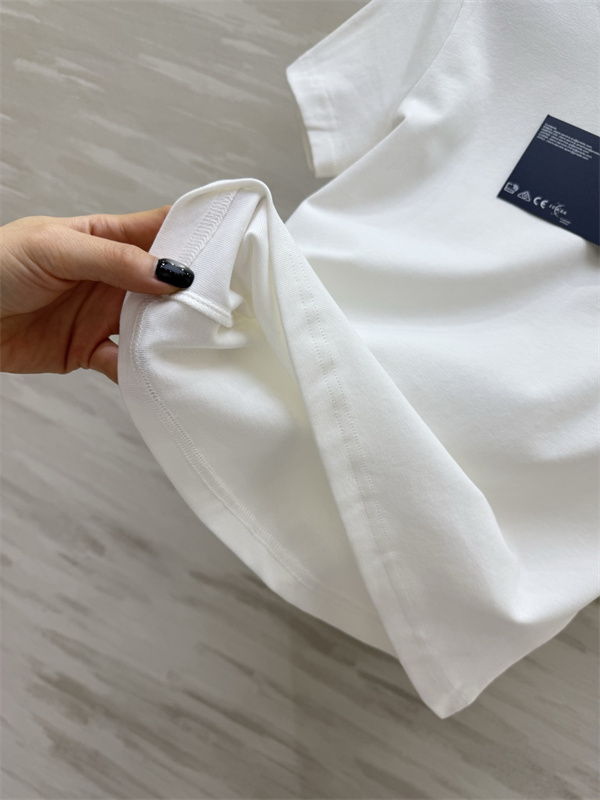 ❤2026ssプラダtシャツスーパーコピーPRADA高級感刺繍ロゴ上質なシンプルデザイン