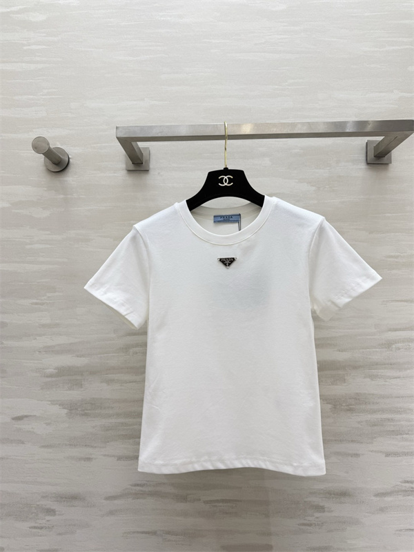 ❤2026ssプラダtシャツスーパーコピーPRADA高級感刺繍ロゴ上質なシンプルデザイン