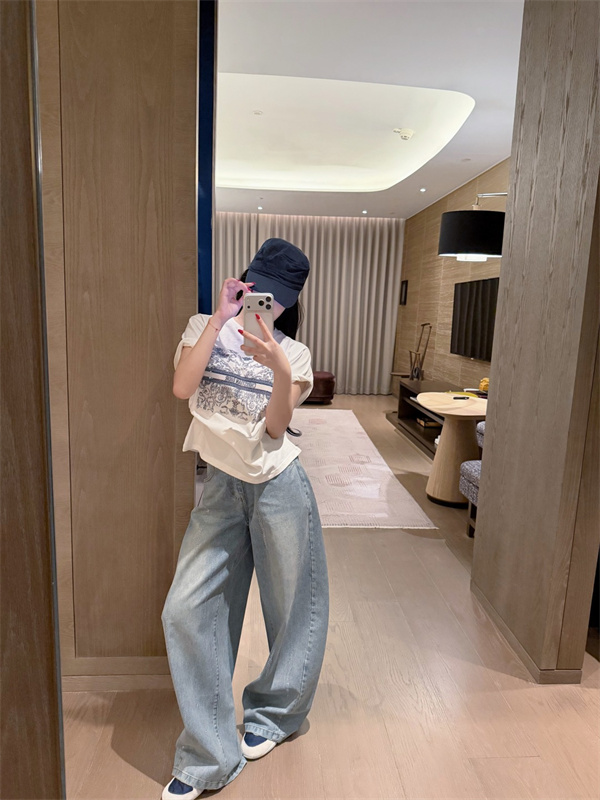 DIOR大人気❤ディオールtシャツコピー2026トレンド春夏オシャレコーディネート半袖