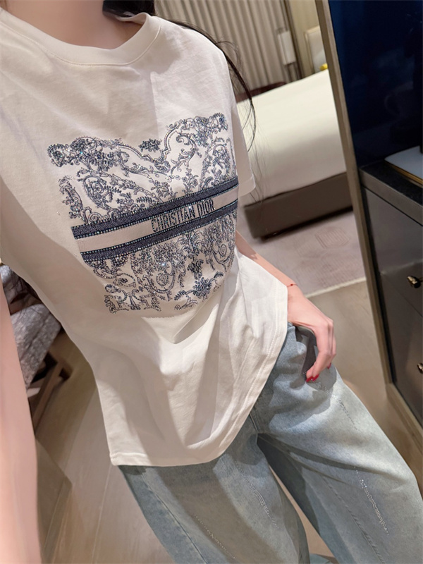 DIOR大人気❤ディオールtシャツコピー2026トレンド春夏オシャレコーディネート半袖