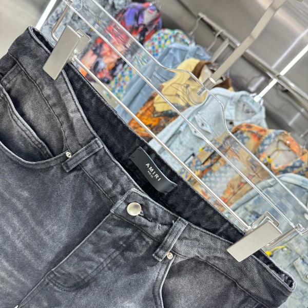 AMIRI アミリ デニムパンツ メンズ ワイドストレート パッチワーク ジャガードロゴ 切替デザイン ストリート カーゴ風