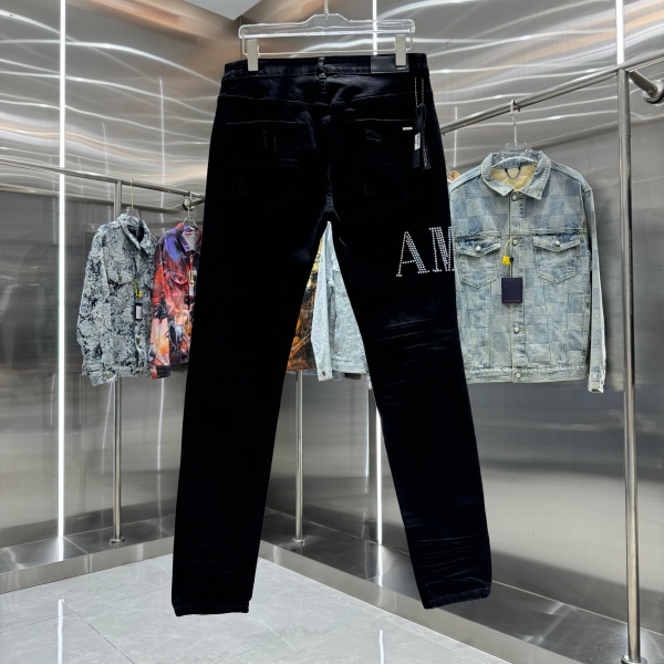AMIRI アミリ デニムパンツ メンズ スキニーフィット ラインストーンロゴ ダメージ加工 ストレッチ ブラックデニム クラッシュ ストリート