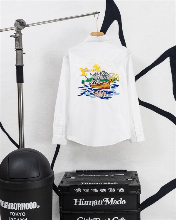 LOUIS VUITTON ルイヴィトン コピー Tシャツ ホワイト クリーンデザイン