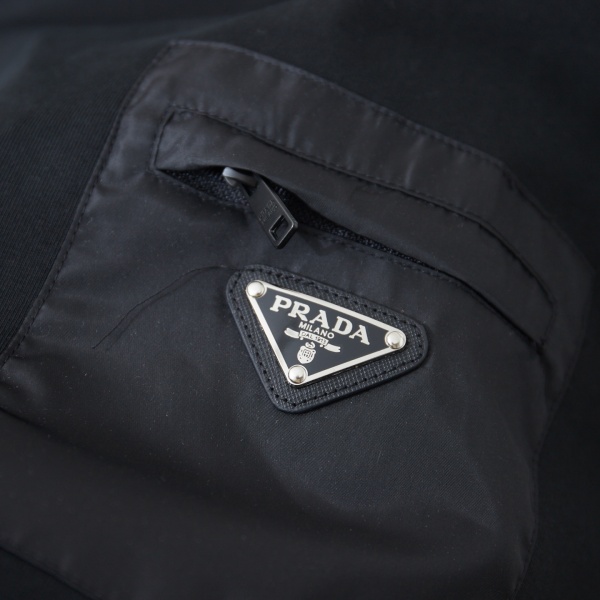 PRADA プラダ メンズ 半袖Tシャツ ナイロンポケット 三角ロゴ 無地