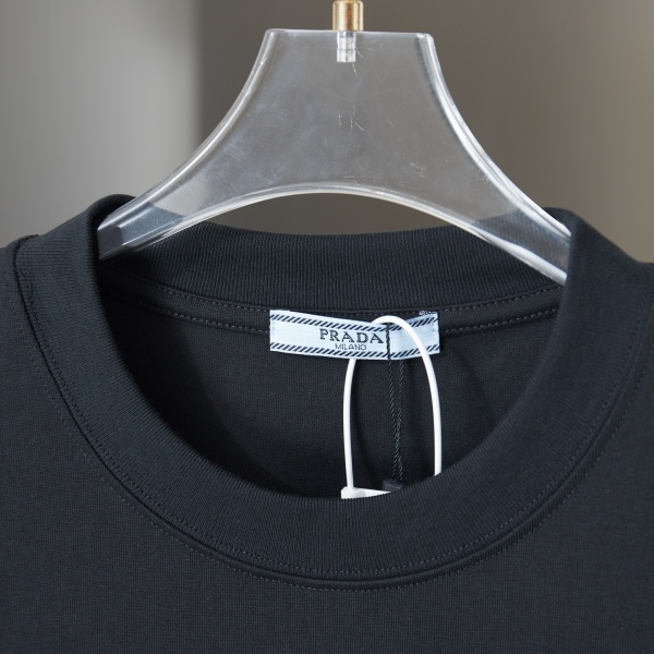 PRADA プラダ メンズ 半袖Tシャツ ナイロンポケット 三角ロゴ 無地