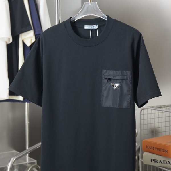 PRADA プラダ メンズ 半袖Tシャツ ナイロンポケット 三角ロゴ 無地