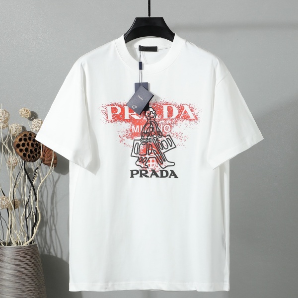 プラダ コピー 半袖Tシャツ 早春新作 胸ポケット金具付き PRADA 軽奢主義 男女ユニセックス 通勤必須アイテム 正規版 比較歓迎