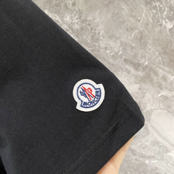 MONCLER モンクレール メンズ 半袖Tシャツ コットン ロゴ刺繍 シンプル 無地 クルーネック 定番 快適