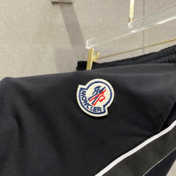 MONCLER モンクレール メンズ ショートパンツ スウェット ハーフパンツ ロゴ ワッペン ドローコード カジュアル 夏