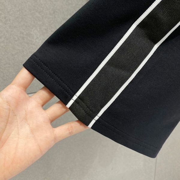 MONCLER モンクレール メンズ ショートパンツ スウェット ハーフパンツ ロゴ ワッペン ドローコード カジュアル 夏