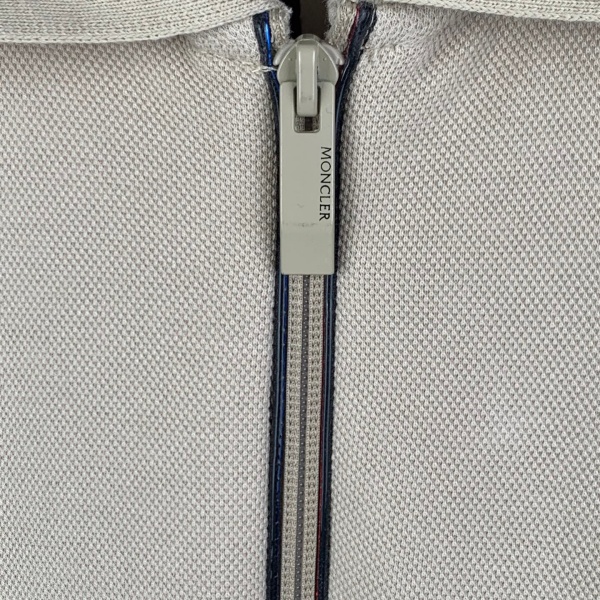 MONCLER モンクレール ポロシャツ メンズ 半袖 ジップポロ ロゴパッチ 鹿の子 コットン 上品 カジュアル 夏