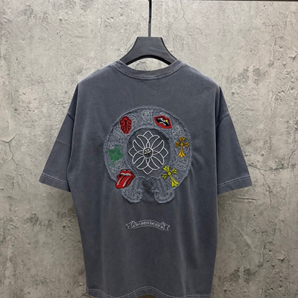 CHROME HEARTS クロムハーツ 2026新作 メンズ 半袖Tシャツ ヴィンテージウォッシュ クロスロゴ 刺繍 グラフィック オーバーサイズ  【商品説明】