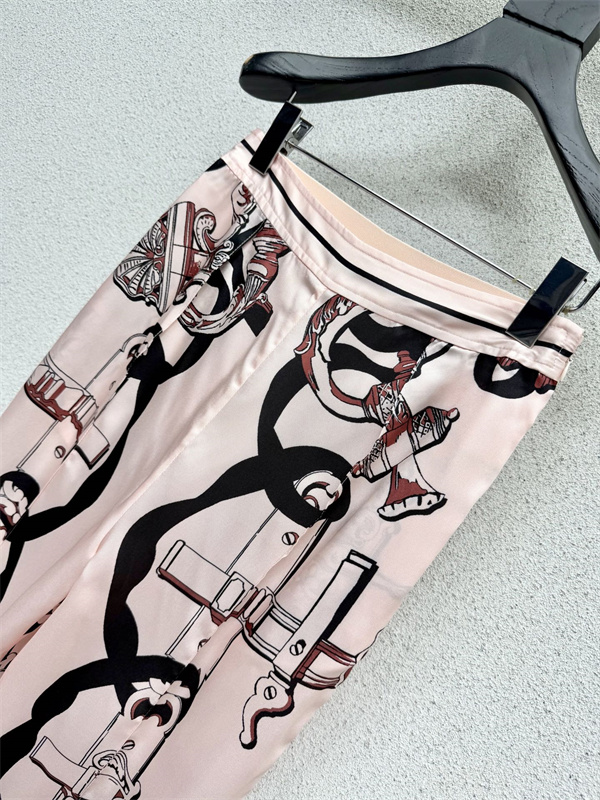 ピンクベージュ 総柄セットアップ HERMES 長袖シャツ エルメス コピー ワイドパンツ ベルトモチーフ スカーフ柄風