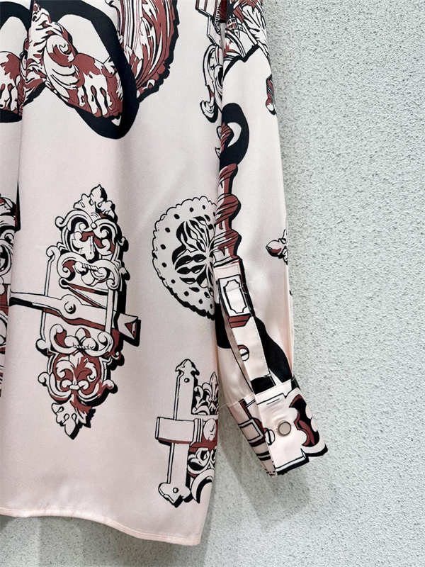 ピンクベージュ 総柄セットアップ HERMES 長袖シャツ エルメス コピー ワイドパンツ ベルトモチーフ スカーフ柄風