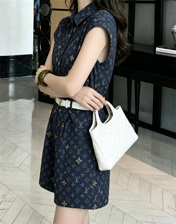 ネイビー ショートオールインワン Louis Vuitton LV総柄 ルイヴィトン コピー 襟付きトップス風