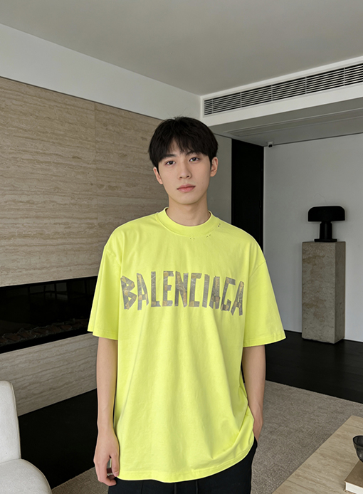 個性的文字プリント入りBALENCIAGA  バレンシアガtシャツコピー ☆2026流行り