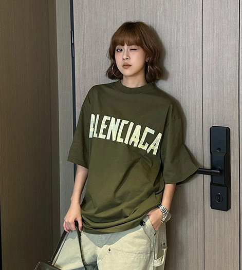 個性的文字プリント入りBALENCIAGA  バレンシアガtシャツコピー ☆2026流行り