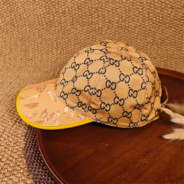 ビビッドピンク キャップ GUCCI GG総柄 グッチ コピー クリアブリム ベースボールキャップ ロゴパターン カーブつば