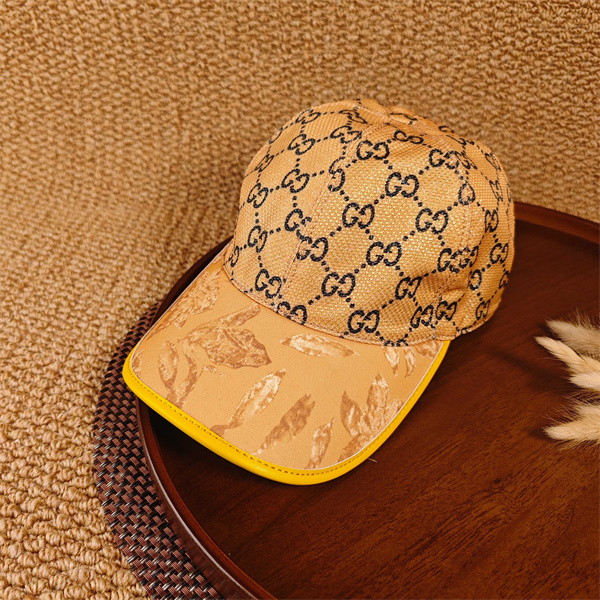 ビビッドピンク キャップ GUCCI GG総柄 グッチ コピー クリアブリム ベースボールキャップ ロゴパターン カーブつば