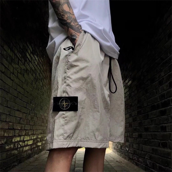  カーキ ナイロンショーツ Stone Island ロゴパッチ ストーンアイランド コピー ワイドシルエット ドローコード 半ズボン