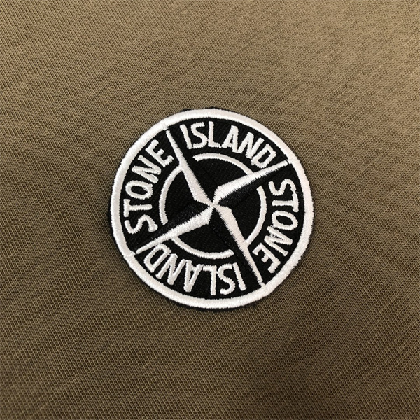オレンジ 半袖Tシャツ Stone Island 袖ロゴパッチ ストーンアイランド コピー クルーネック 無地ボディ カラー展開 ソリッドカラー