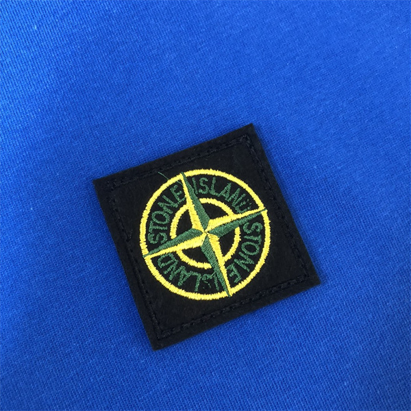 ロイヤルブルー 半袖Tシャツ Stone Island 胸元ロゴパッチ ストーンアイランド コピー クルーネック 無地ボディ カラー展開