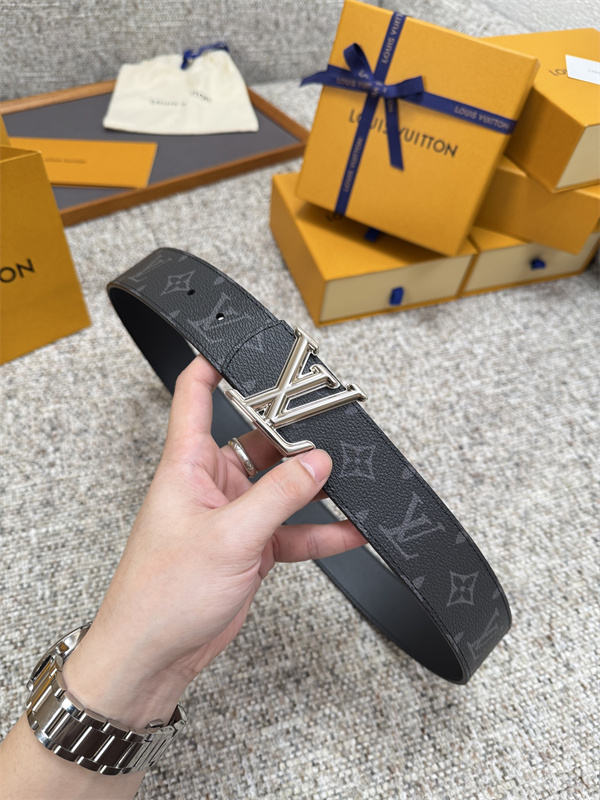 ブラック モノグラムベルト Louis Vuitton LVバックル ルイヴィトン コピー シルバー金具 レザー調 ロゴ総柄