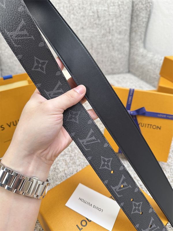 ブラック モノグラムベルト Louis Vuitton LVバックル ルイヴィトン コピー シルバー金具 レザー調 ロゴ総柄