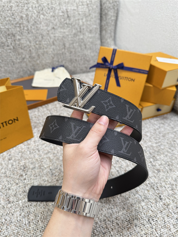 ブラック モノグラムベルト Louis Vuitton LVバックル ルイヴィトン コピー シルバー金具 レザー調 ロゴ総柄