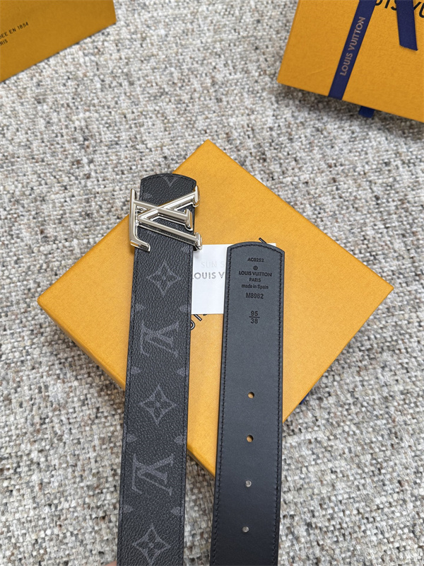 ブラック モノグラムベルト Louis Vuitton LVバックル ルイヴィトン コピー シルバー金具 レザー調 ロゴ総柄