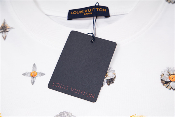 ホワイト 半袖Tシャツ Louis Vuitton マルチモチーフ総柄 ルイヴィトン コピー クルーネック カラーロゴプリント