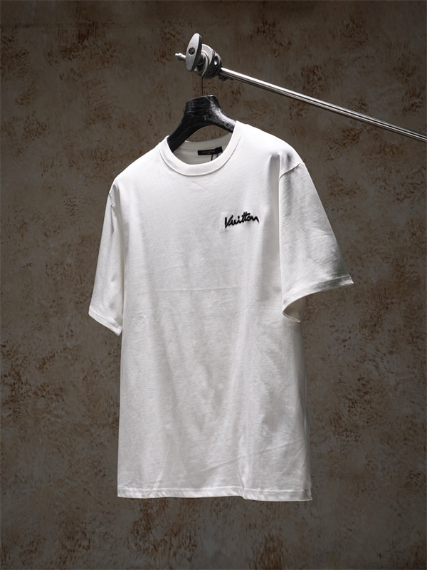  ホワイト 半袖Tシャツ Louis Vuitton バックロゴプリント ルイヴィトン コピー カリグラフィ文字 クルーネック シンプルフロント