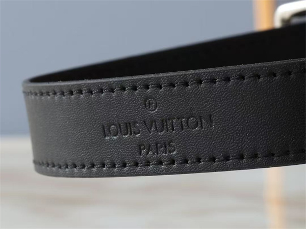 ブラック モノグラムバッグ Louis Vuitton LV総柄 ルイヴィトン コピー レザー調 ウエストバッグ風 ファスナー付き