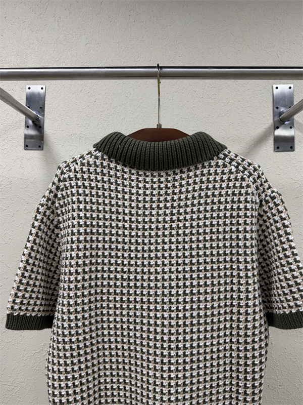 カーキ ニットポロシャツ Louis Vuitton モノグラム編み柄 ルイヴィトン スーパーコピー リブ襟 半袖 ボタン付きデザイン