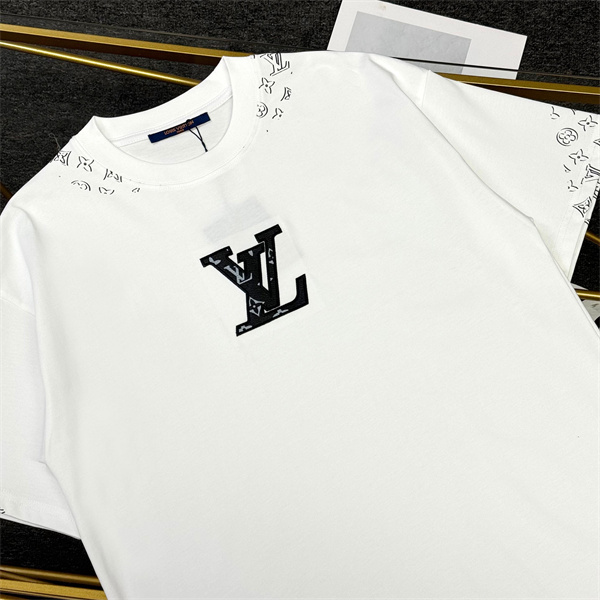 ホワイト 半袖Tシャツ Louis Vuitton センターロゴ ルイヴィトン コピー モノグラム柄LV刺繍風 クルーネック 裾袖ロゴプリント