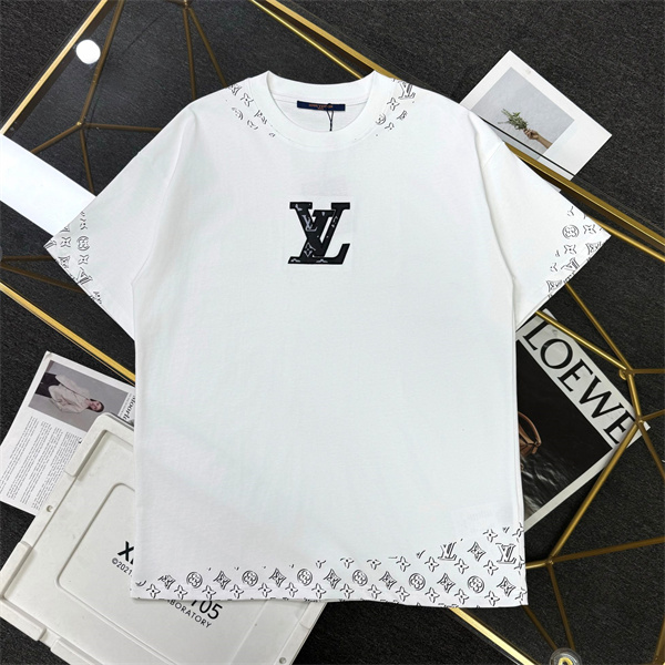 ホワイト 半袖Tシャツ Louis Vuitton センターロゴ ルイヴィトン コピー モノグラム柄LV刺繍風 クルーネック 裾袖ロゴプリント