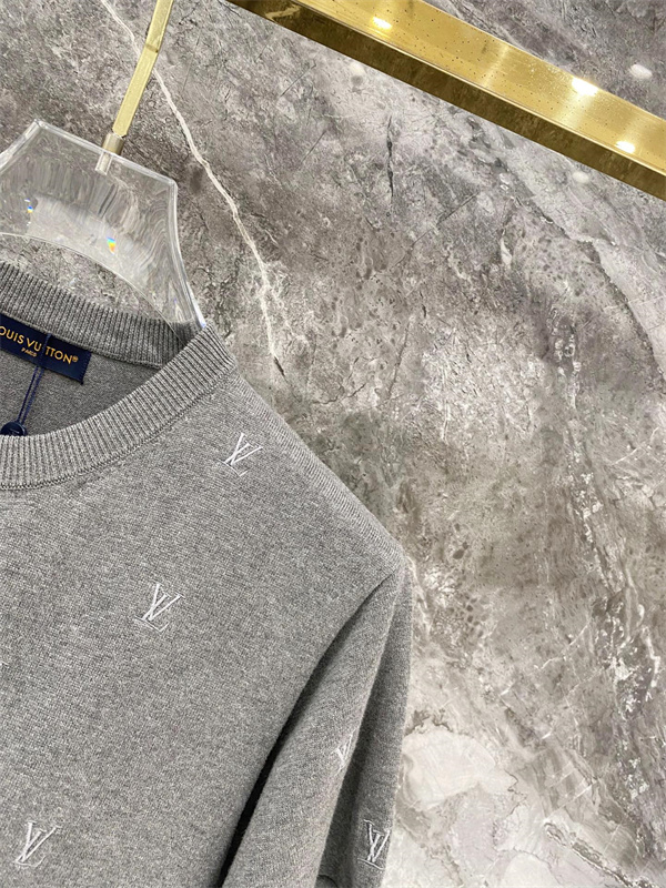 グレー 半袖ニットTシャツ Louis Vuitton LV総柄 ルイヴィトン コピー ワンポイントロゴ クルーネック リブ襟