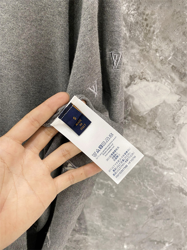 グレー 半袖ニットTシャツ Louis Vuitton LV総柄 ルイヴィトン コピー ワンポイントロゴ クルーネック リブ襟