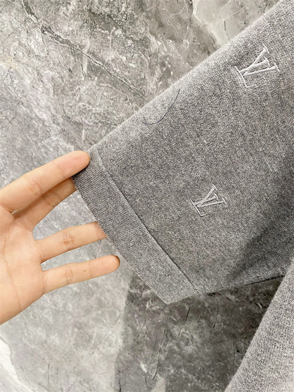 グレー 半袖ニットTシャツ Louis Vuitton LV総柄 ルイヴィトン コピー ワンポイントロゴ クルーネック リブ襟
