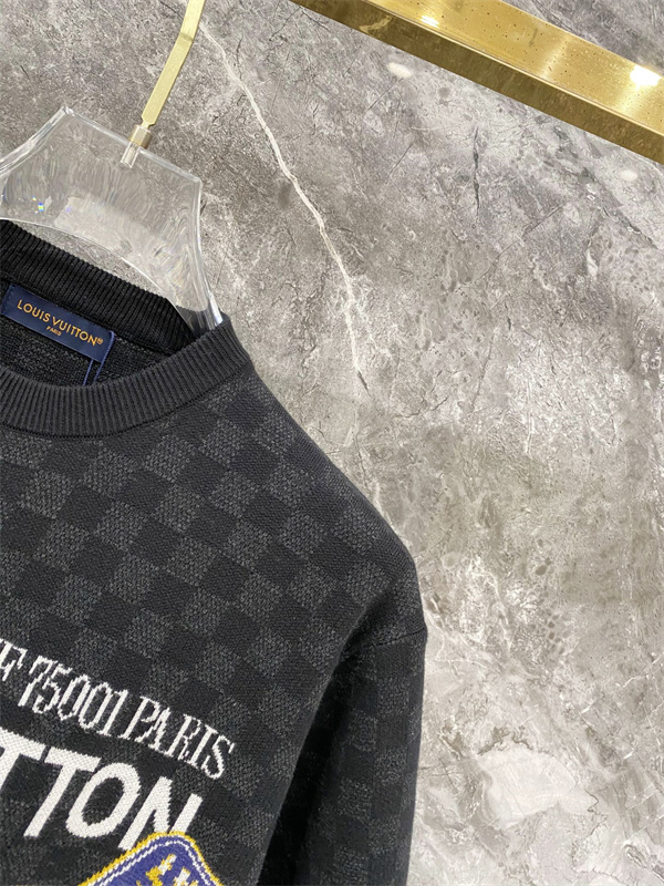 ブラック 半袖ニットTシャツ Louis Vuitton ダミエ調総柄 ルイヴィトン コピー マルチパッチ刺繍 クルーネック ロゴデザイン