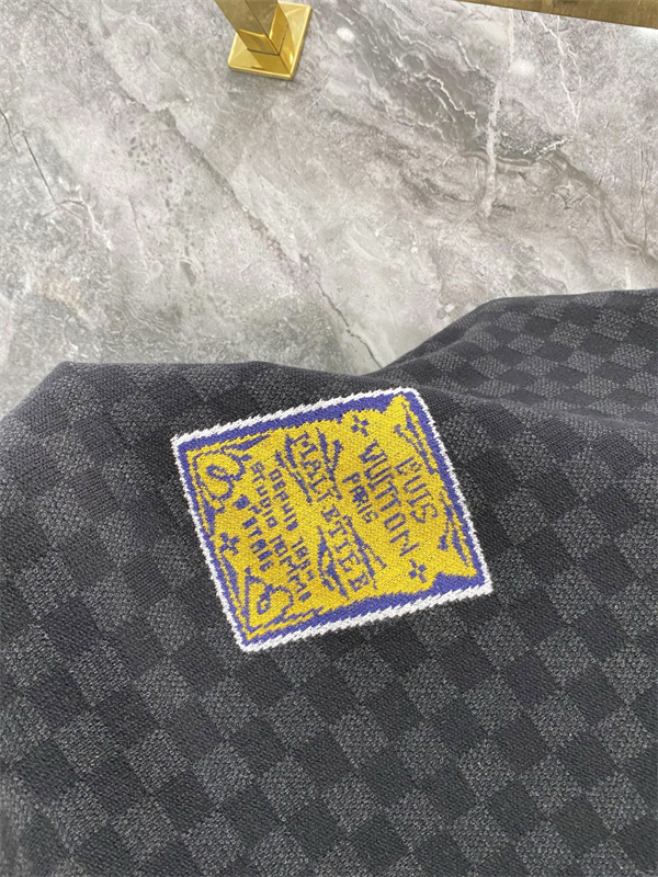 ブラック 半袖ニットTシャツ Louis Vuitton ダミエ調総柄 ルイヴィトン コピー マルチパッチ刺繍 クルーネック ロゴデザイン