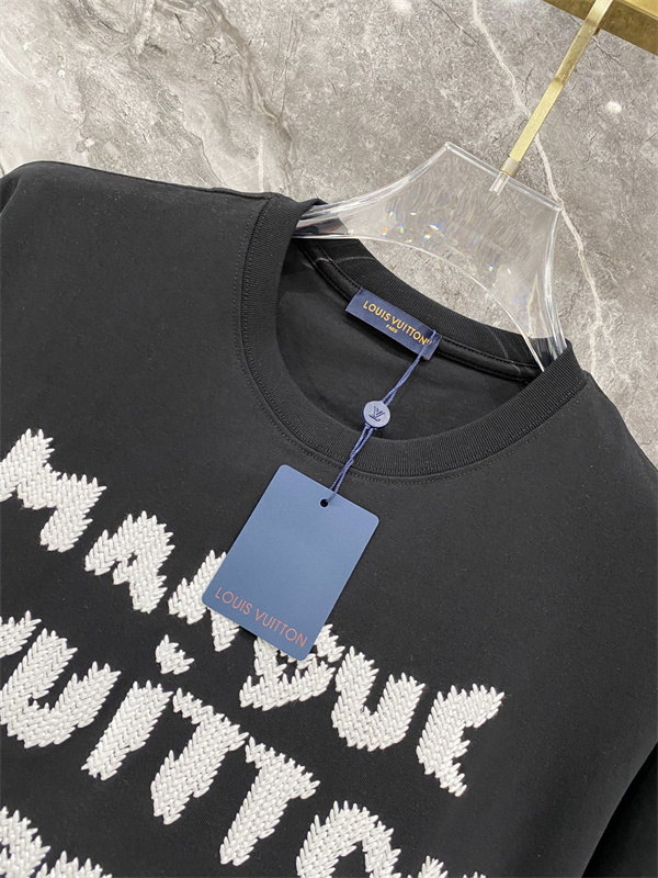 ライトブルー 半袖Tシャツ Louis Vuitton フロント英字ロゴ ルイヴィトン コピー ふわふわ文字プリント クルーネック