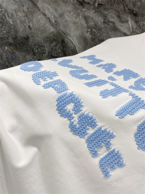 ライトブルー 半袖Tシャツ Louis Vuitton フロント英字ロゴ ルイヴィトン コピー ふわふわ文字プリント クルーネック