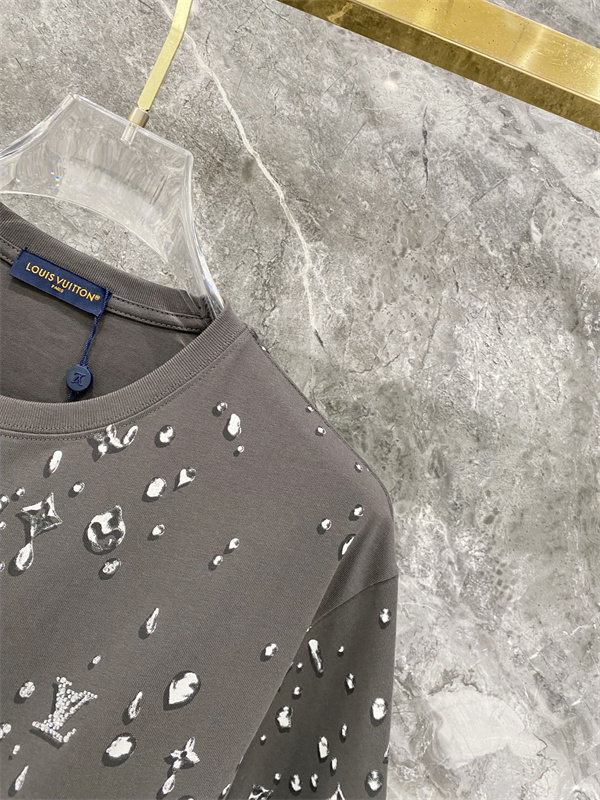 グレー 半袖Tシャツ Louis Vuitton メタリックモノグラム ルイヴィトン コピー しずく柄プリント クルーネック 総柄デザイン