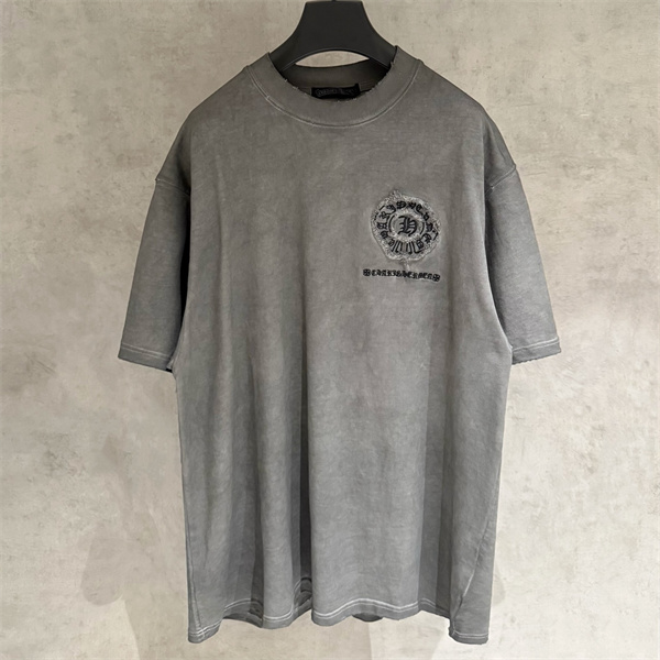  ウォッシュグレー 半袖Tシャツ Chrome Hearts 胸元ロゴプリント クロムハーツ コピー ヴィンテージ加工 クルーネック