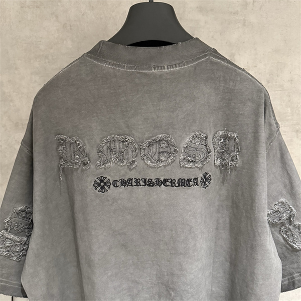  ウォッシュグレー 半袖Tシャツ Chrome Hearts 胸元ロゴプリント クロムハーツ コピー ヴィンテージ加工 クルーネック